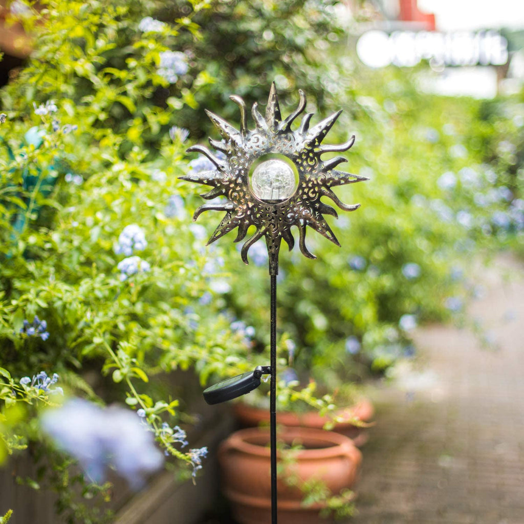 Solarlampe für Außen,  Metall Sonne-Form Solarleuchten LED Stake Dekorative Gartenfahlständer Solarleuchten im Freien Gartendeko für Terrasse, Weg, Hof, Rasen