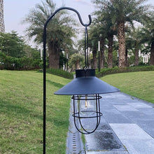 Laden Sie das Bild in den Galerie-Viewer, Solarlaterne für Außen Hängend Vintage Metall Solarleuchten Gartenleuchte mit Warmen LED-Lampen für Outdoor Garten Hof Terrasse Baumdekoration, Solar Landschaftsbeleuchtung