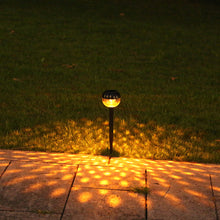 Laden Sie das Bild in den Galerie-Viewer, 3/4/5 Stück Solar Wegeleuchten Solarleuchten für den Außenbereich, Weihnachtsdekoration, Garten, LED-Licht, Landschaft/Weg