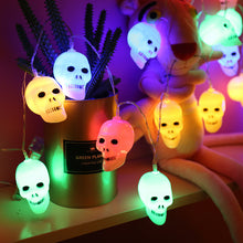 Laden Sie das Bild in den Galerie-Viewer, Solar Lichterkette Halloween 13 Model Halloween Deko Halloween Licht Outdoor Halloween Lichter Urlaub Dekorative Licht Wasserdicht Lichter für Garten Hof Glowing Schädel Hände Garten Rasen Lampe